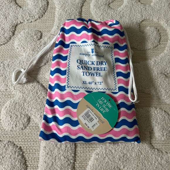 NWT Simple Southern Sand-Free Towel in Pink and Navy Shell Stripe Print - Picture 2 of 3